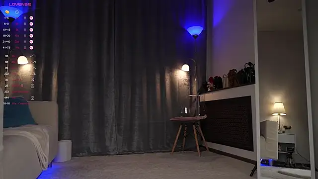 Amely Young online show from September 18, 2025, 2:57 am