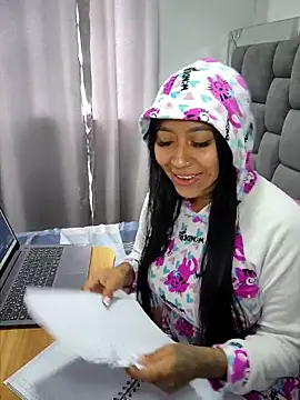 Snapshot of luisa16xxx chatting on February 1, 2026, 7:23 pm luisa16xxx online show from February 1, 2026, 7:23 pm