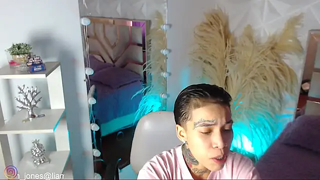 Jonesliam23 online show from February 16, 2026, 7:32 pm