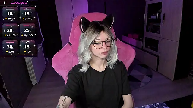 Snapshot of The_love_project chatting on February 12, 2026, 11:22 pm The love project online show from February 12, 2026, 11:22 pm