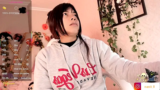 Snapshot of Punkys_ chatting on October 29, 2025, 11:06 pm Punkys online show from October 29, 2025, 11:06 pm