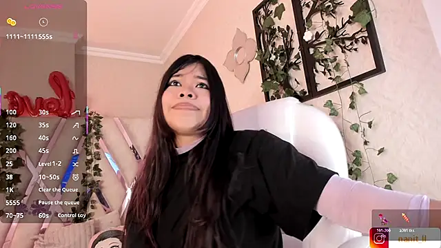 Snapshot of Punkys_ chatting on November 5, 2025, 7:36 pm Punkys online show from November 5, 2025, 7:36 pm