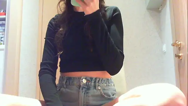 khu yam online show from December 1, 2024, 4:29 pm