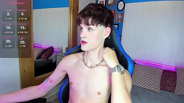 VladHellsing4 online show from March 4, 2025, 2:10 pm