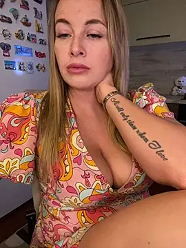 Snapshot of Cute_Hot_Alice chatting on January 17, 2026, 8:12 pm Cute Hot Alice online show from January 17, 2026, 8:12 pm