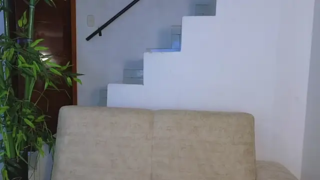 Snapshot of Lorenne_Miller chatting on September 18, 2025, 2:13 am Lorenne Miller online show from September 18, 2025, 2:13 am