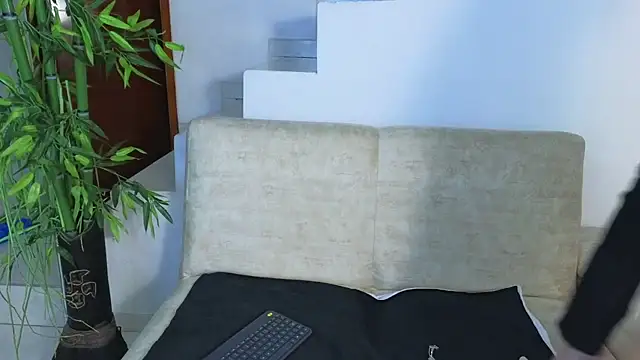 Snapshot of Lorenne_Miller chatting on October 28, 2025, 3:54 am Lorenne Miller online show from October 28, 2025, 3:54 am