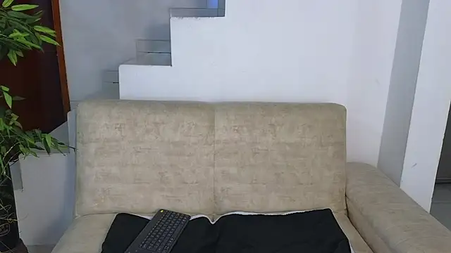 Snapshot of Lorenne_Miller chatting on November 5, 2025, 4:12 am Lorenne Miller online show from November 5, 2025, 4:12 am