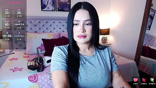 sarascottt online show from October 4, 2025, 3:32 pm