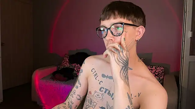 anahori  simon online show from September 12, 2025, 11:15 pm