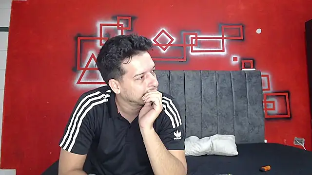 FerneyManti online show from February 8, 2026, 1:36 pm