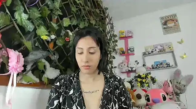 Snapshot of LunaDeCristall chatting on February 2, 2025, 9:08 am LunaDeCristall online show from February 2, 2025, 9:08 am