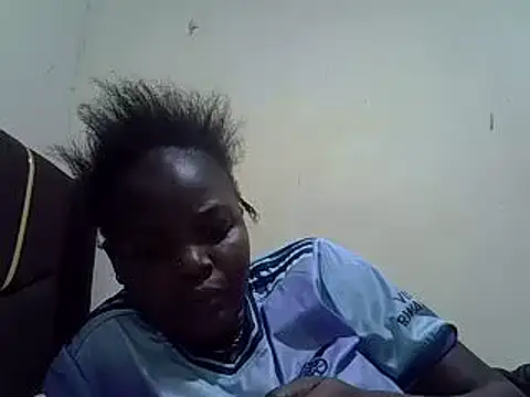 Snapshot of pretty_vivy chatting on February 17, 2025, 5:43 pm pretty vivy online show from February 17, 2025, 5:43 pm