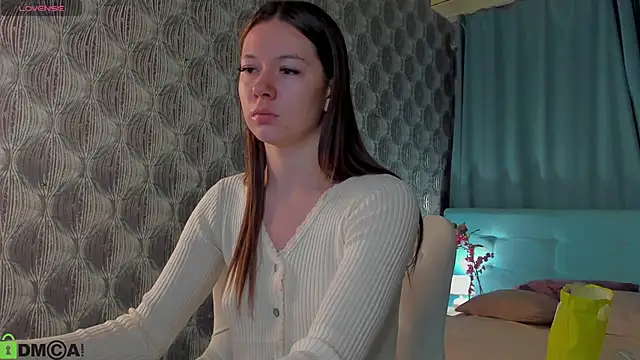 Nicole Charm online show from October 10, 2025, 8:08 pm