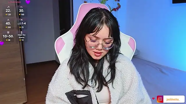 suzumi   online show from January 24, 2025, 8:34 am