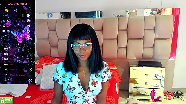 Snapshot of ZaraMartinez chatting on February 22, 2025, 7:47 pm ZaraMartinez online show from February 22, 2025, 7:47 pm