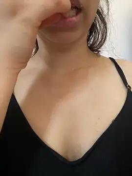 farah-36 online show from September 10, 2025, 1:33 pm