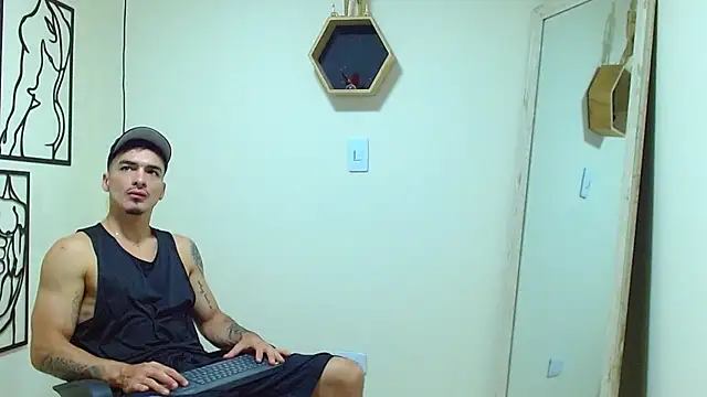 Snapshot of Big_ValentinHunk chatting on December 21, 2025, 4:58 pm Big ValentinHunk online show from December 21, 2025, 4:58 pm