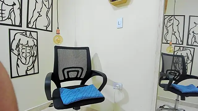 Snapshot of Big_ValentinHunk chatting on February 18, 2026, 10:50 pm Big ValentinHunk online show from February 18, 2026, 10:50 pm