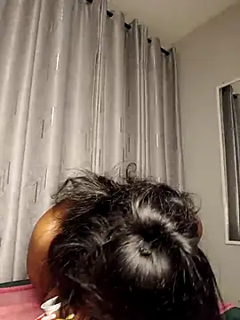 Snapshot of C-yoyo chatting on February 3, 2026, 12:32 pm C-yoyo online show from February 3, 2026, 12:32 pm