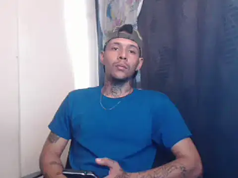 Snapshot of RickyGrey77 chatting on December 9, 2024, 6:14 pm RickyGrey77 online show from December 9, 2024, 6:14 pm