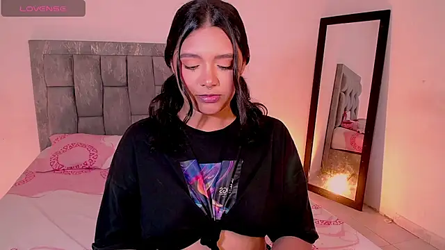 Snapshot of DIANEE_01 chatting on February 28, 2026, 1:17 am DIANEE 01 online show from February 28, 2026, 1:17 am