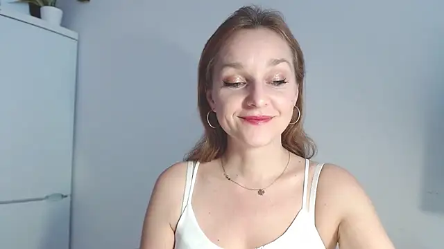 AliciaDesire online show from February 9, 2026, 2:21 pm