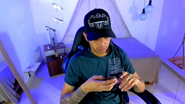 Snapshot of Brand_habes chatting on January 18, 2026, 4:05 am Brand habes online show from January 18, 2026, 4:05 am