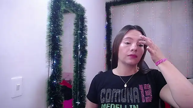 Snapshot of lauraguzman chatting on January 3, 2025, 3:16 am lauraguzman online show from January 3, 2025, 3:16 am