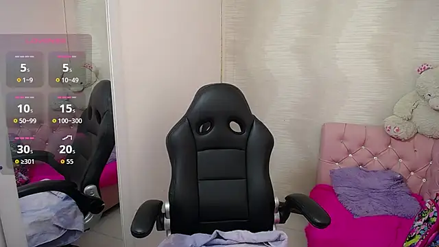 Snapshot of lauraguzman chatting on September 10, 2025, 3:17 am lauraguzman online show from September 10, 2025, 3:17 am