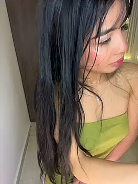 lina pink online show from February 7, 2026, 5:44 am