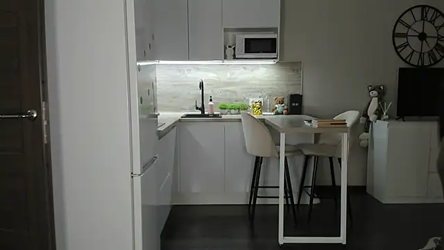 nilliluv online show from February 5, 2026, 4:11 pm