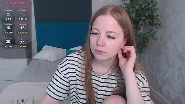 JennyyHot online show from February 28, 2026, 7:42 am