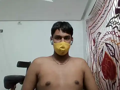 Snapshot of brownguy1234 chatting on December 6, 2024, 8:05 am brownguy1234 online show from December 6, 2024, 8:05 am