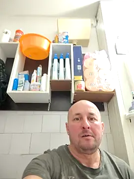 Snapshot of intx800 chatting on February 15, 2026, 2:03 pm intx800 online show from February 15, 2026, 2:03 pm