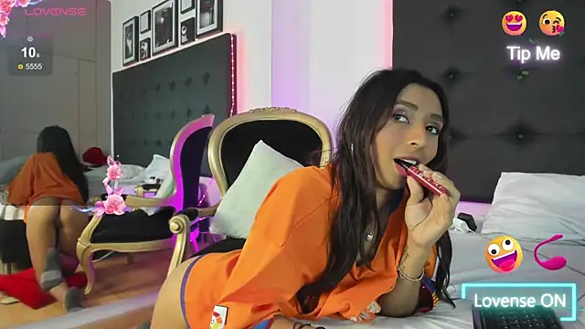 Snapshot of SaraDreamss chatting on January 7, 2025, 3:14 am SaraDreamss online show from January 7, 2025, 3:14 am