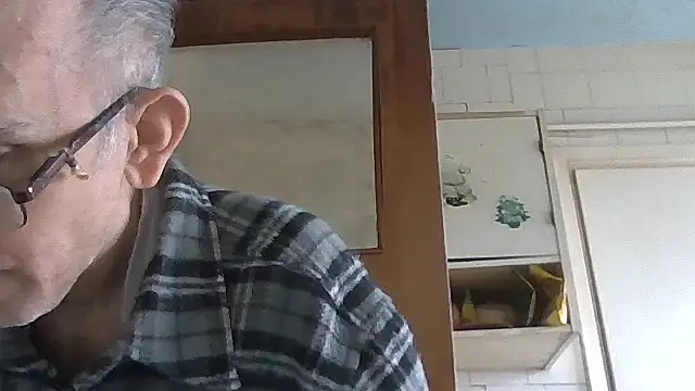 mariusica1xh online show from February 12, 2026, 1:28 pm