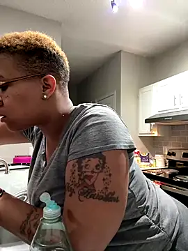 SexyHoneyRedd online show from December 1, 2024, 10:21 pm