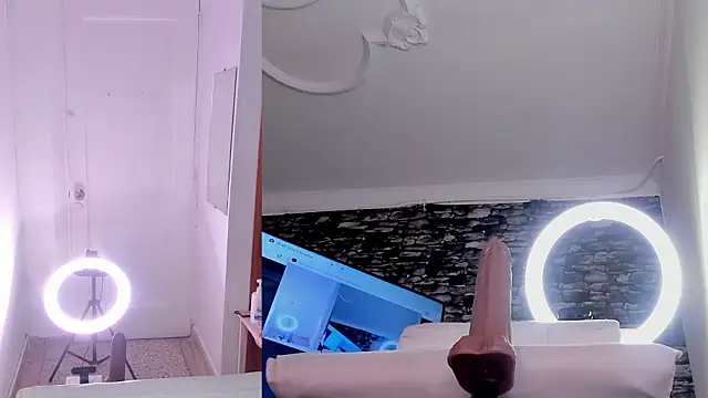 Snapshot of zoe_backer chatting on February 19, 2026, 11:17 am zoe backer online show from February 19, 2026, 11:17 am