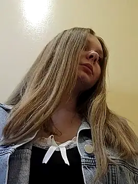 Snapshot of Ekaterina27 chatting on February 28, 2025, 7:03 pm Ekaterina27 online show from February 28, 2025, 7:03 pm