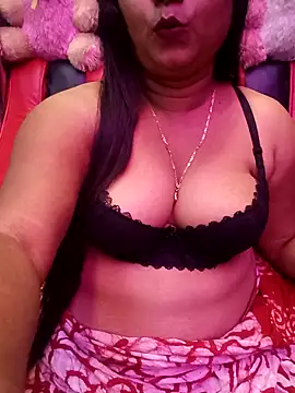 Snapshot of ella_mariya chatting on February 21, 2026, 10:05 am ella mariya online show from February 21, 2026, 10:05 am