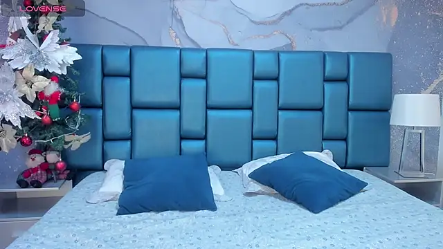 Snapshot of ELIZABETT_ chatting on December 12, 2024, 8:32 pm ELIZABETT online show from December 12, 2024, 8:32 pm