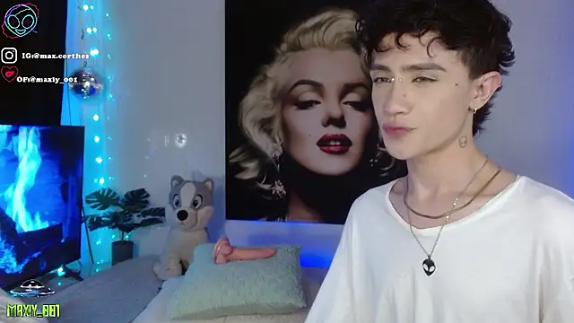 Snapshot of maxiy_001 chatting on January 18, 2026, 8:18 am maxiy 001 online show from January 18, 2026, 8:18 am