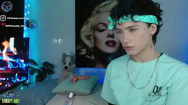 Snapshot of maxiy_001 chatting on February 8, 2026, 3:32 am maxiy 001 online show from February 8, 2026, 3:32 am