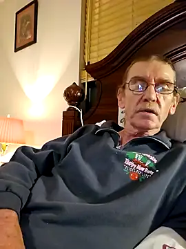 coolbrease10 online show from December 10, 2024, 5:17 am