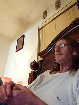 coolbrease10 online show from January 22, 2025, 5:48 am