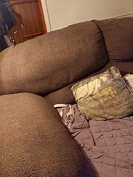 coolbrease10 online show from October 11, 2025, 2:44 am