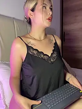 Odett  online show from October 21, 2025, 2:45 am