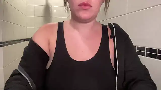 lilylush24 online show from February 14, 2025, 3:05 pm