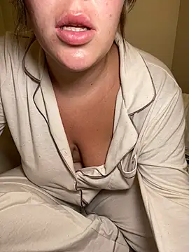 lilylush24 online show from February 20, 2025, 3:19 pm